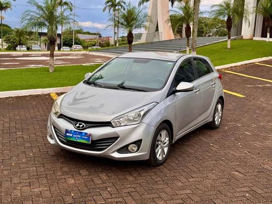 HYUNDAI HB20 1.6 PREMIUM 16V FLEX 4P MANUAL HYUNDAI HB20 1.6 PREMIUM 16V FLEX 4P MANUAL